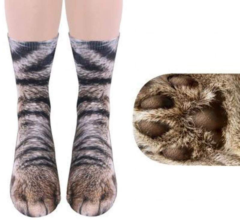 日本人抢翻！3D式还原猫脚脚的「猫掌袜」　家里喵喵看到也困惑了～插图